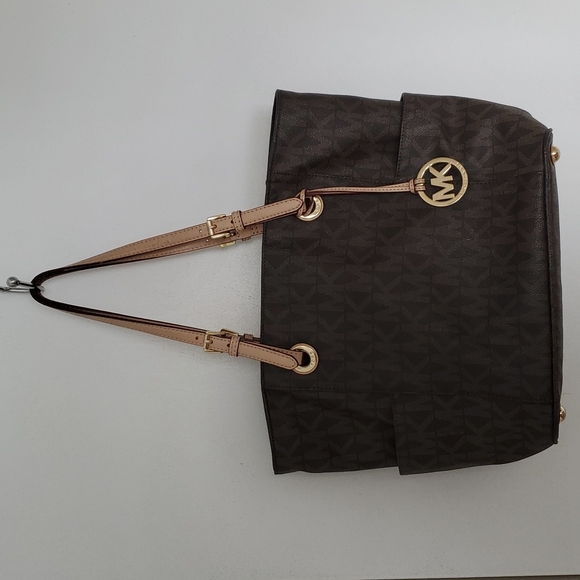 Michael Kors Signature Jet Set Travel Shoulder Bag - Picture 2 of 12